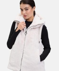 Clariamoore.shop0a68c4df02 1