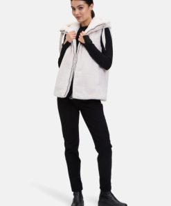 Clariamoore.shop0a68c4df02 2