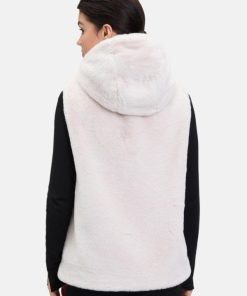 Clariamoore.shop0a68c4df02 3