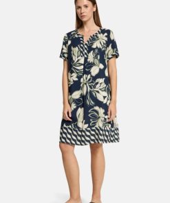 Clariamoore.shop0d37107ebf 2