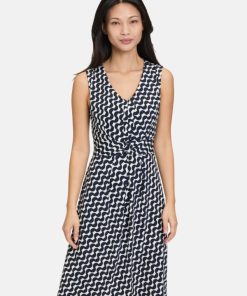 Clariamoore.shop11eb4b9c04 1