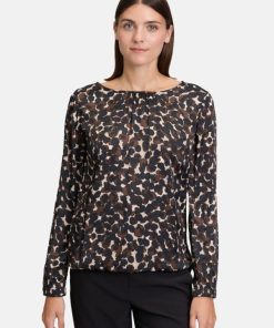 Clariamoore.shop179482f885 1