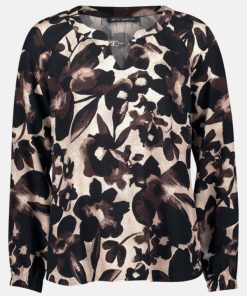 Clariamoore.shop289a00b400 4