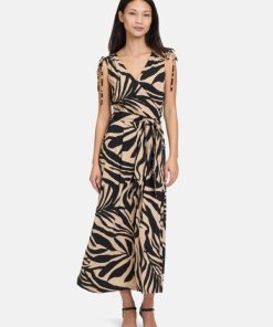 Clariamoore.shop322527f294 1