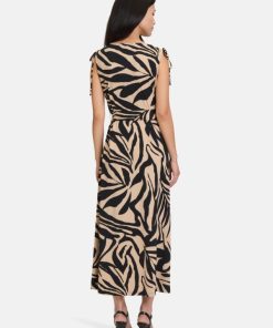 Clariamoore.shop322527f294 2