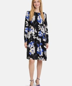 Clariamoore.shop32532e83a9 2