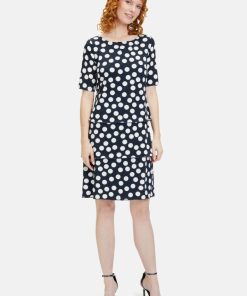 Clariamoore.shop44364664aa 2