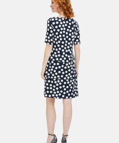 Clariamoore.shop44364664aa 3