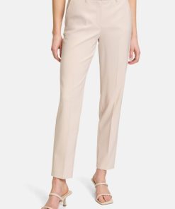 Clariamoore.shop4a1a260b2b 1