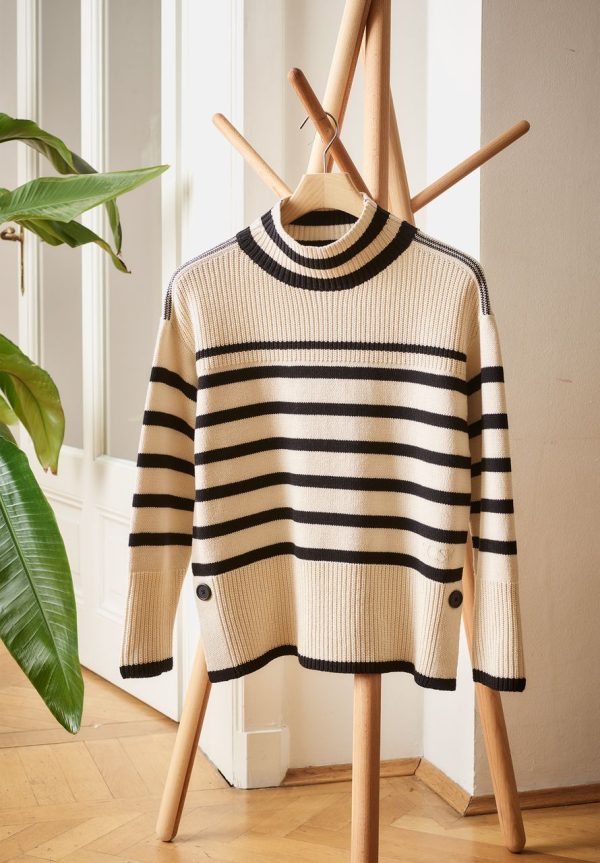 Clariamoore.shop58ddcd8bc1 1