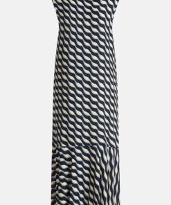 Clariamoore.shop831e706045 4