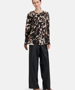 Clariamoore.shop8d3f7737b3 2