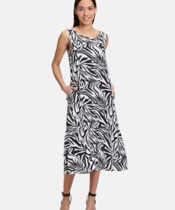 Clariamoore.shop921f1de288 2