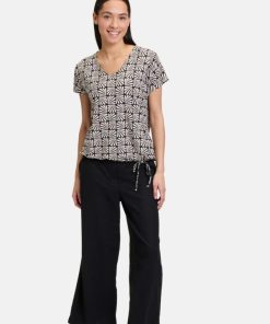 Clariamoore.shopf0c2dfbec3 2